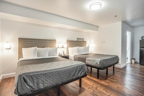 Deluxe Room, 2 Queen Beds | Premium bedding, free WiFi, bed sheets, wheelchair access - The Greens Hotel - Del Paso Blvd (Sacramento)