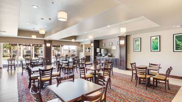 Desayuno para llevar incluido todos los días