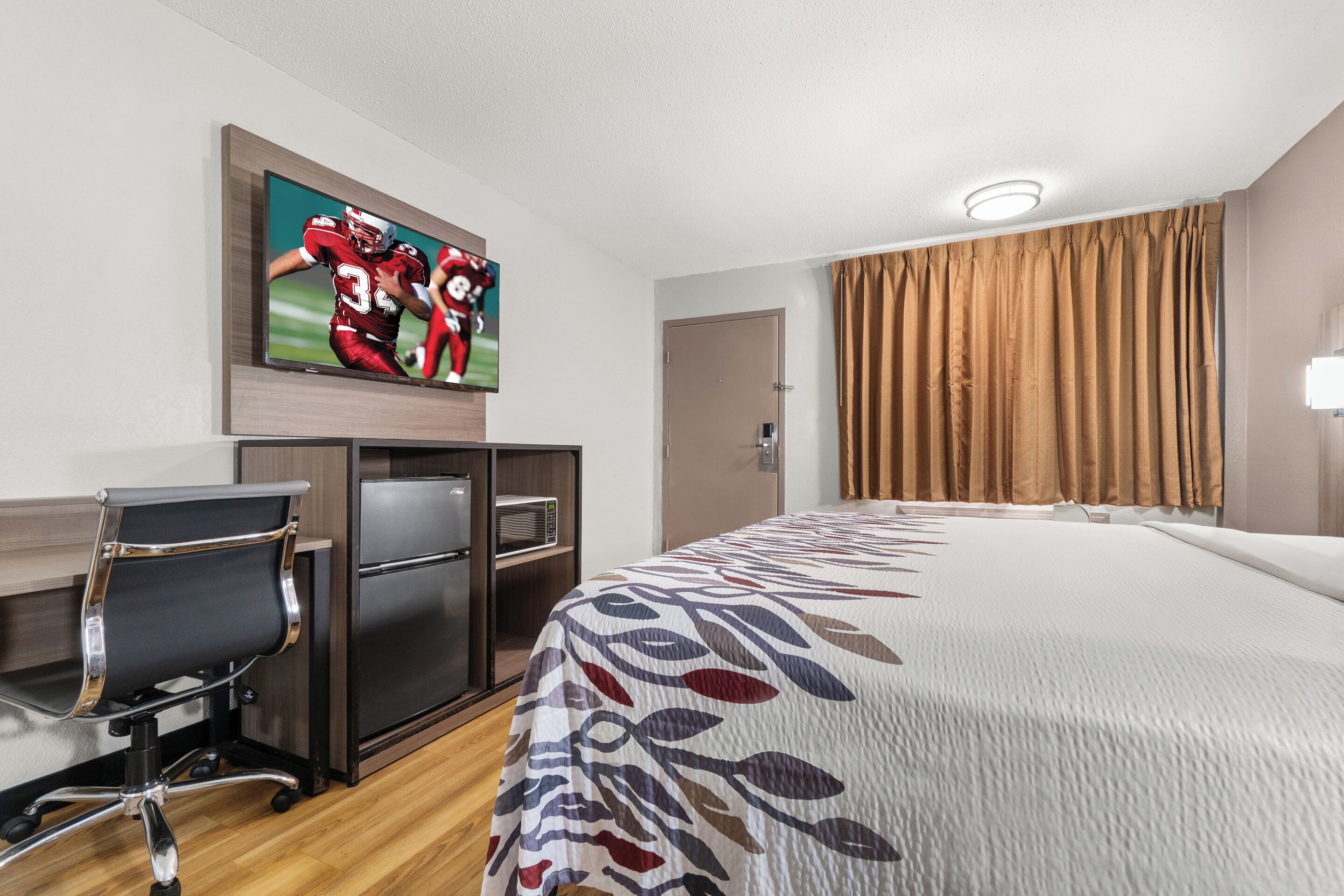 superior room, 1 king bed, non smoking | 1 bedroom, desk, laptop workspace, blackout curtains