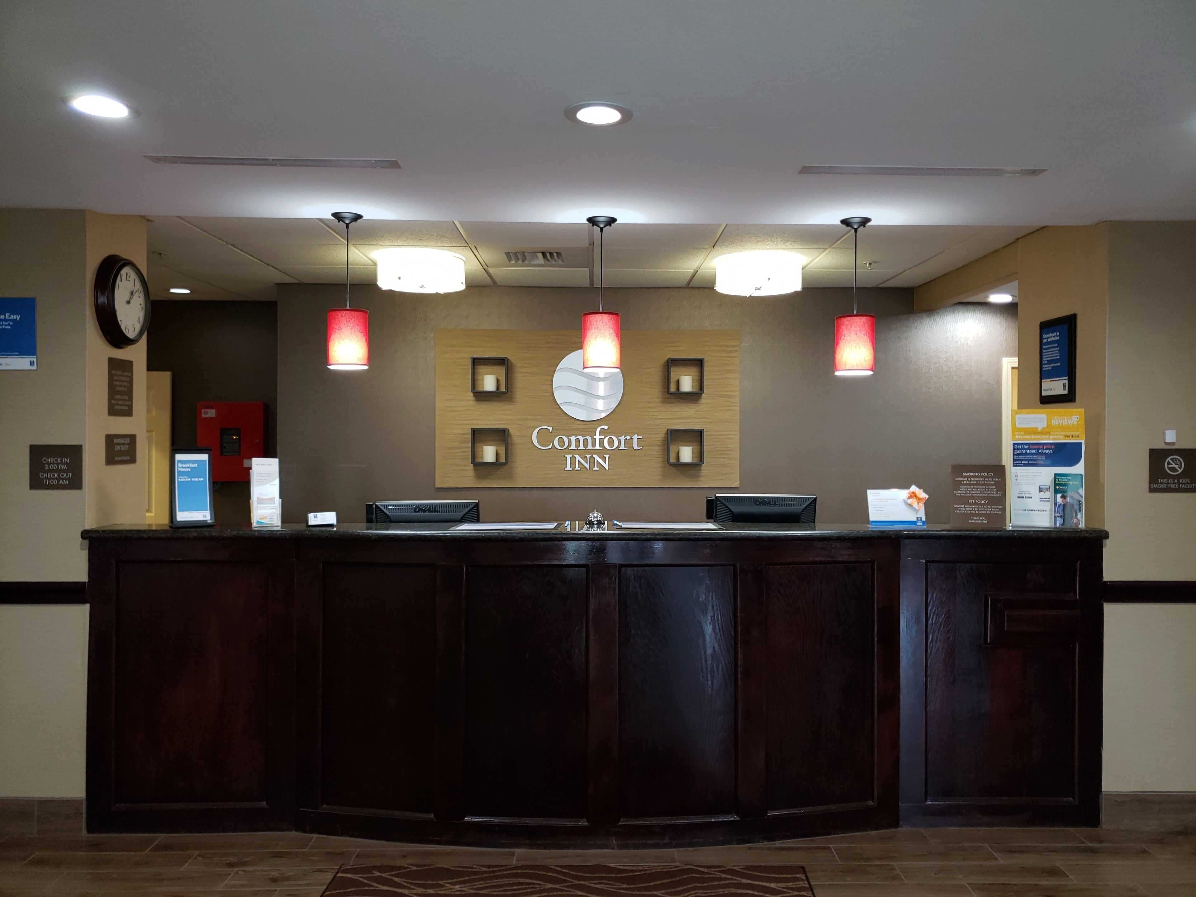 Check-in/check-out kiosk