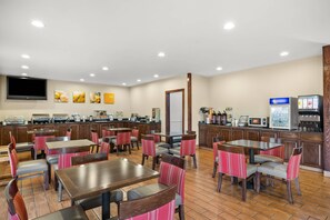 Free buffet breakfast - Comfort Inn Willow Springs US 60 and US 63 (Willow Springs)