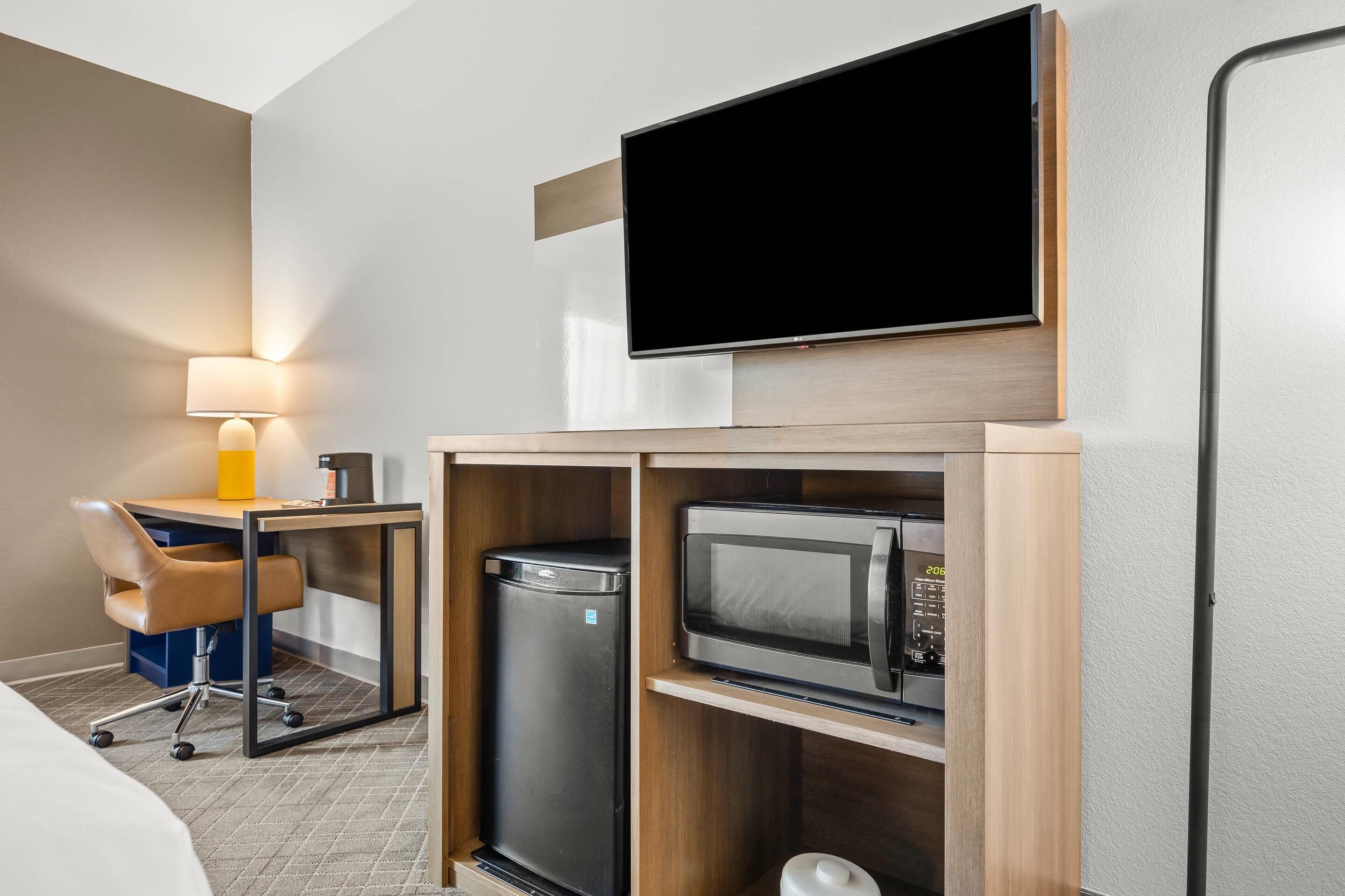 desk, iron/ironing board, free cots/infant beds, rollaway beds