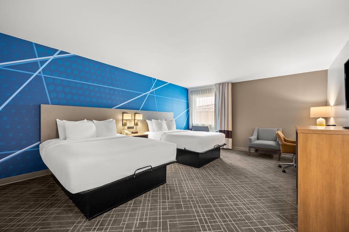 desk, iron/ironing board, free cots/infant beds, rollaway beds