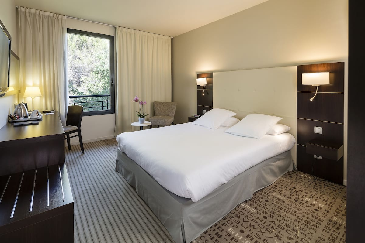 Premium bedding, Select Comfort beds, minibar, in-room safe