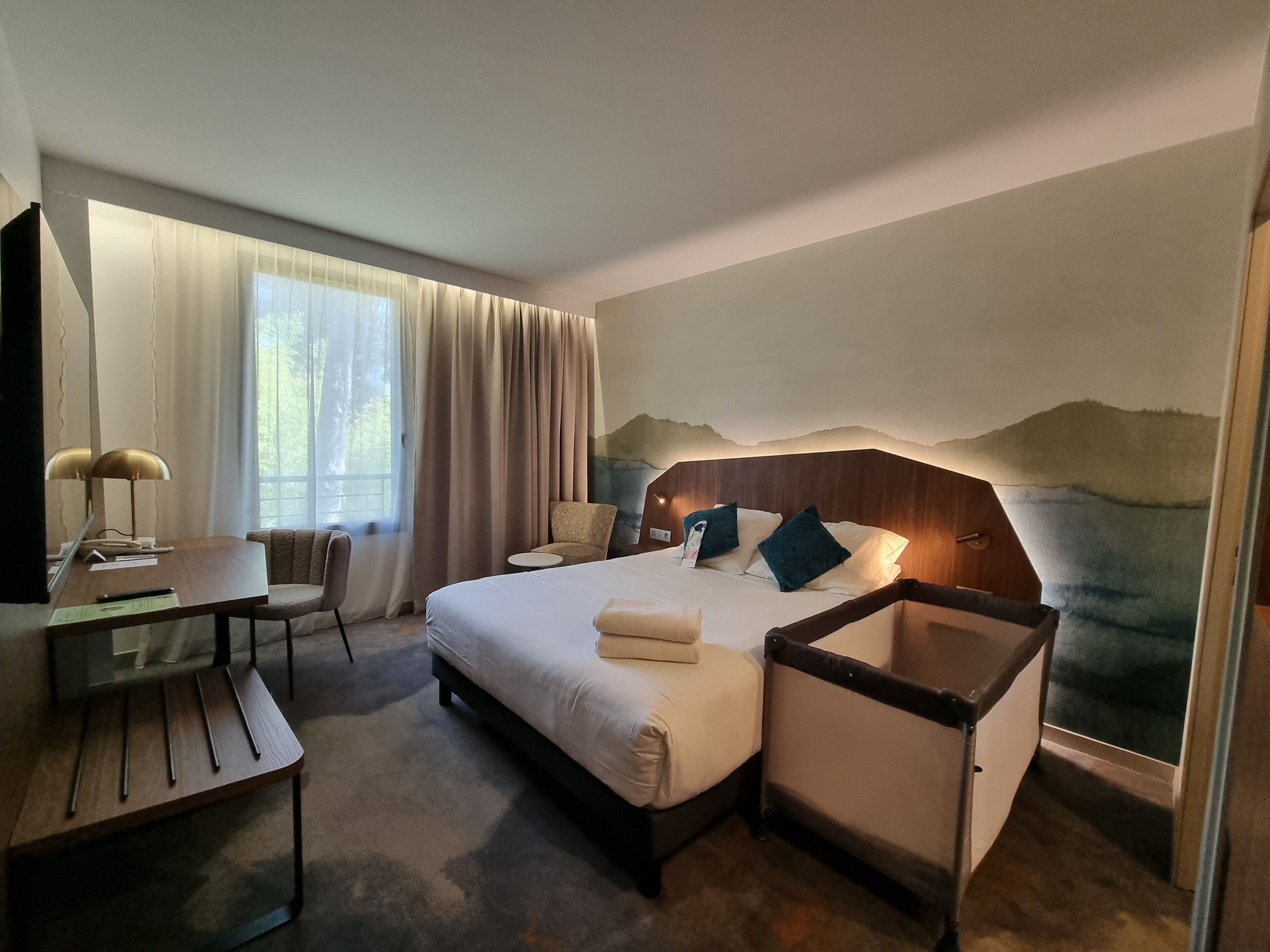 Literie de qualité supérieure, matelas Select Comfort, minibar