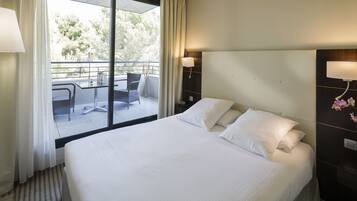 Ropa de cama de alta calidad, camas Select Comfort y minibar