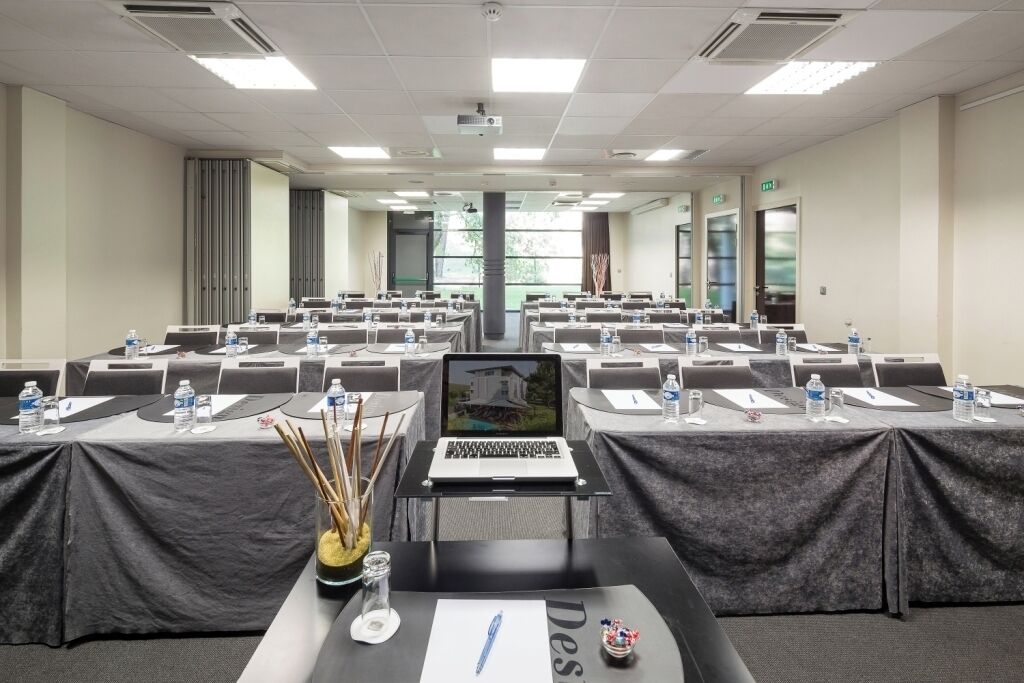 Viðskiptamiðstöð