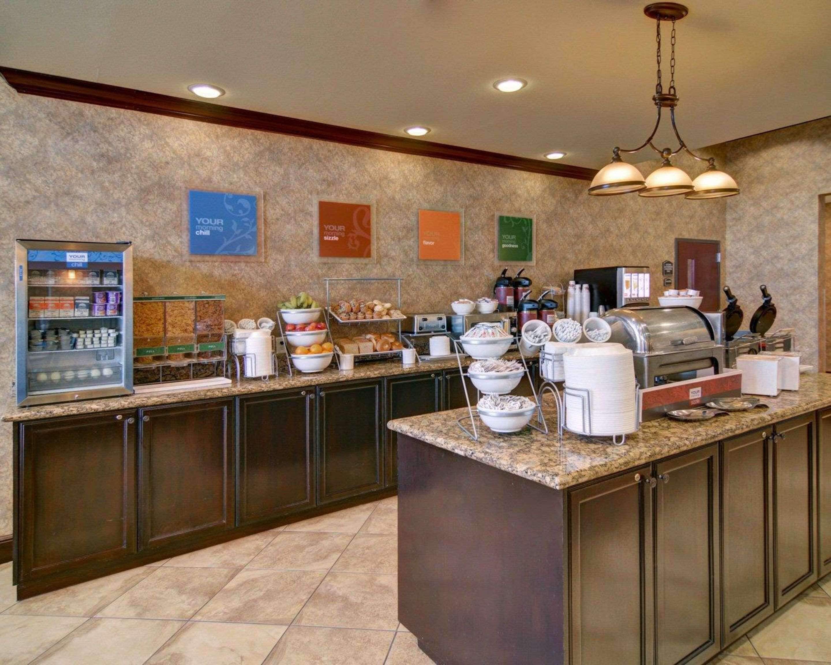 free daily continental breakfast