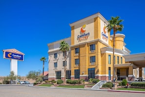Exterior - Comfort Suites Barstow near I-15 (Barstow)