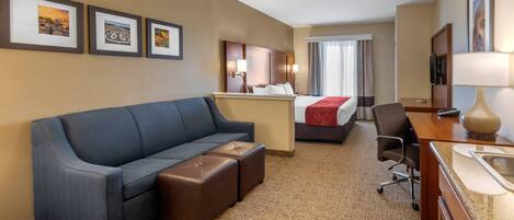 Suite, 1 King-Bett und Schlafsofa, Nichtraucher | Hochwertige Bettwaren, Pillowtop-Betten, Zimmersafe, Schreibtisch