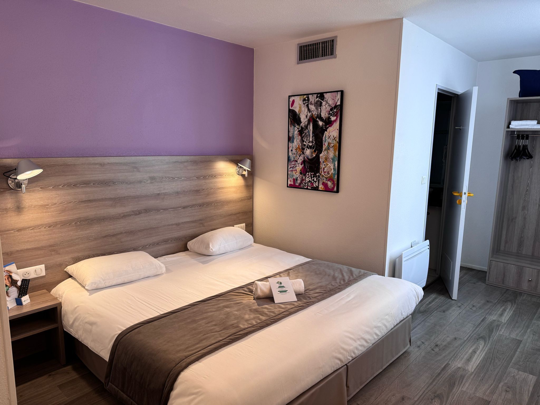 Standard-dobbeltværelse | Strygejern/strygebræt, gratis Wi-Fi, sengetøj