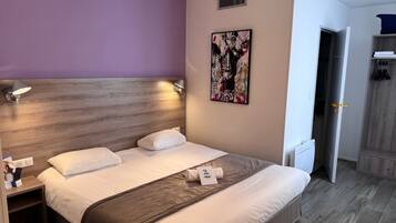 Fer et planche Ă repasser, Wi-Fi gratuit, draps fournis