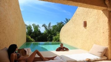 3 outdoor pools, pool umbrellas