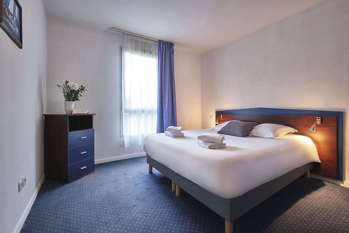 Appartement 1 chambre 4 personnes | Una scrivania, ferro/asse da stiro, Wi-Fi gratuito, lenzuola