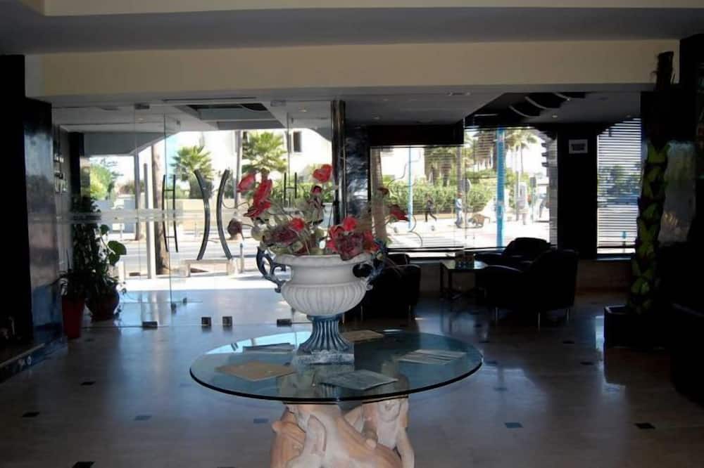 Hotel De La Corniche