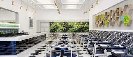 2 Restaurants, Mittagessen, Abendessen, internationale Küche