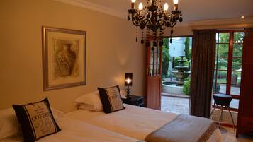 0B | Minibar, in-room safe, individually decorated, individually furnished