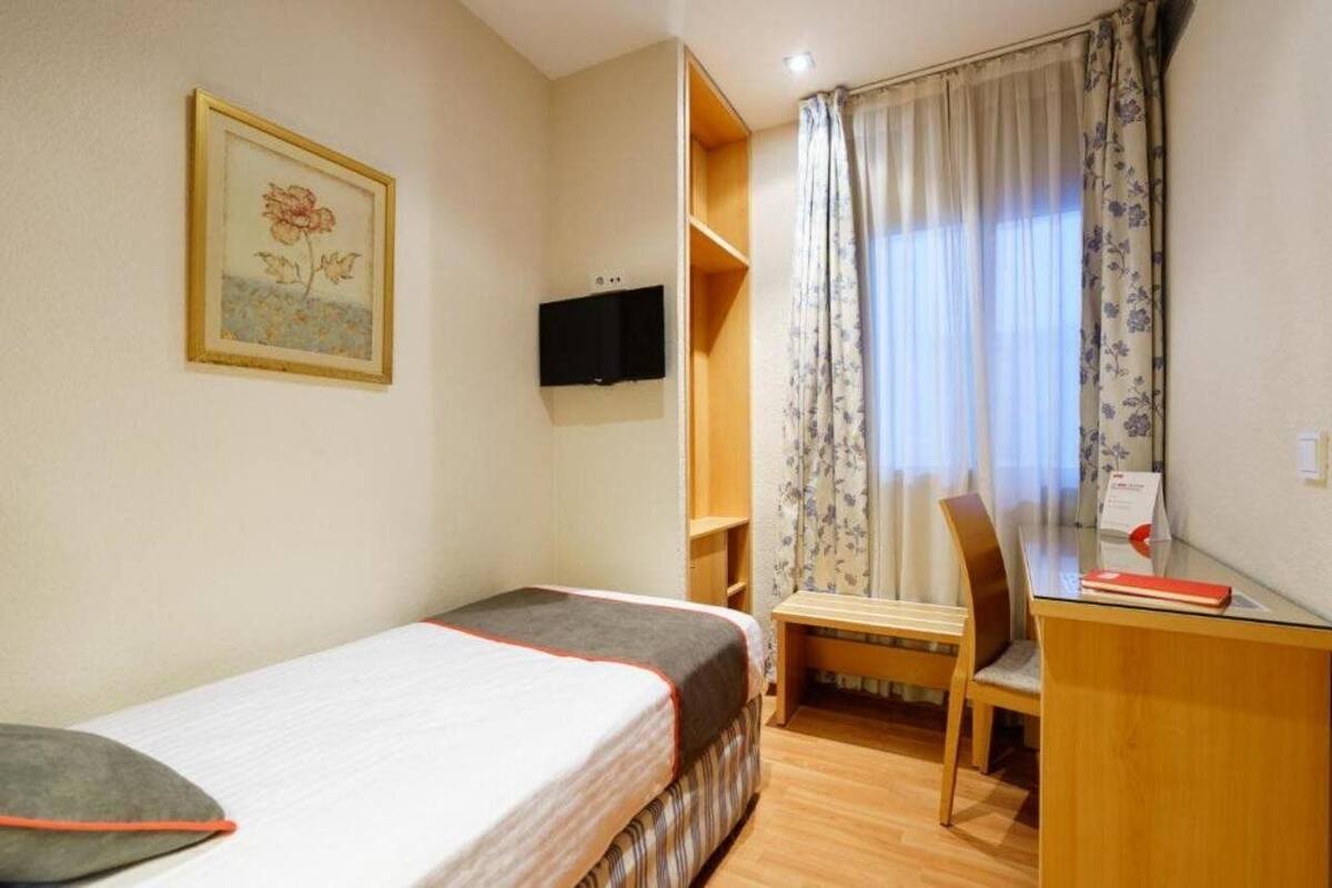 In-room safe, desk, free WiFi, bed sheets