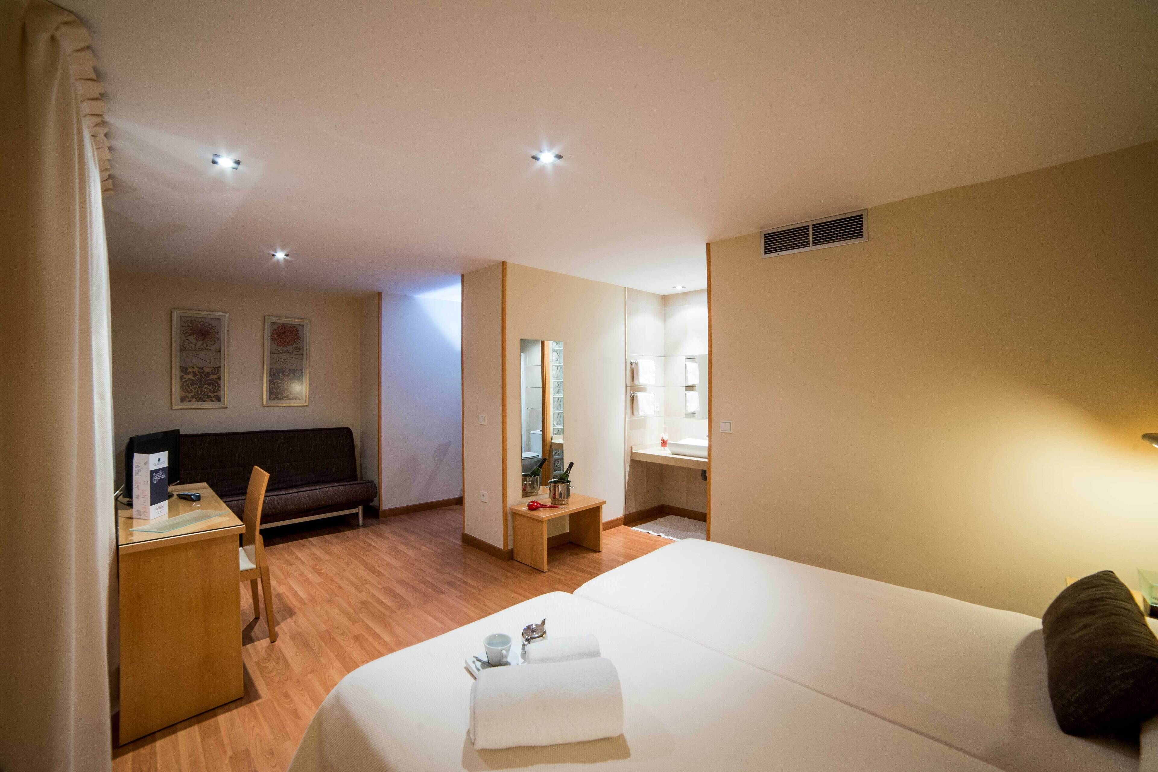 In-room safe, desk, free WiFi, bed sheets