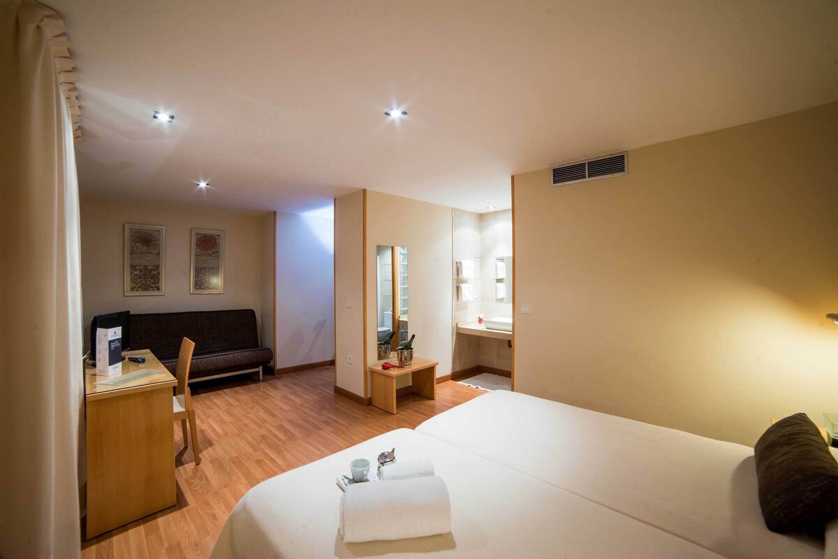 In-room safe, desk, free WiFi, bed sheets