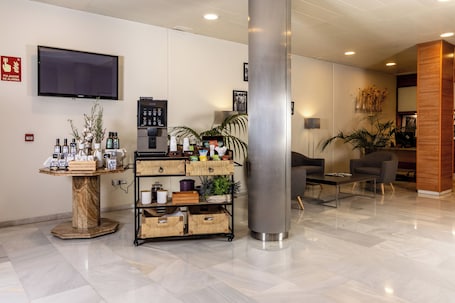 TV. Hotel Serrano