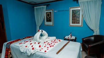 Couples treatment room(s), body treatments, aromatherapy