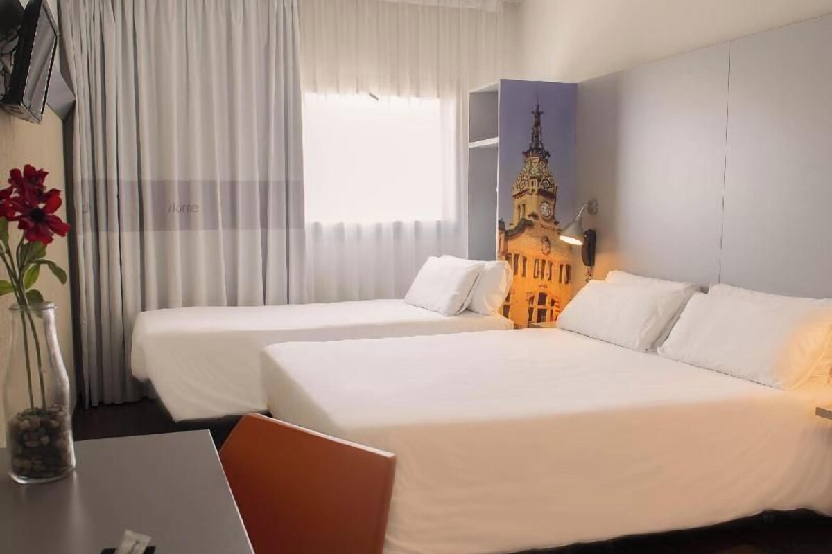 In-room safe, desk, iron/ironing board (on request), WiFi (free)