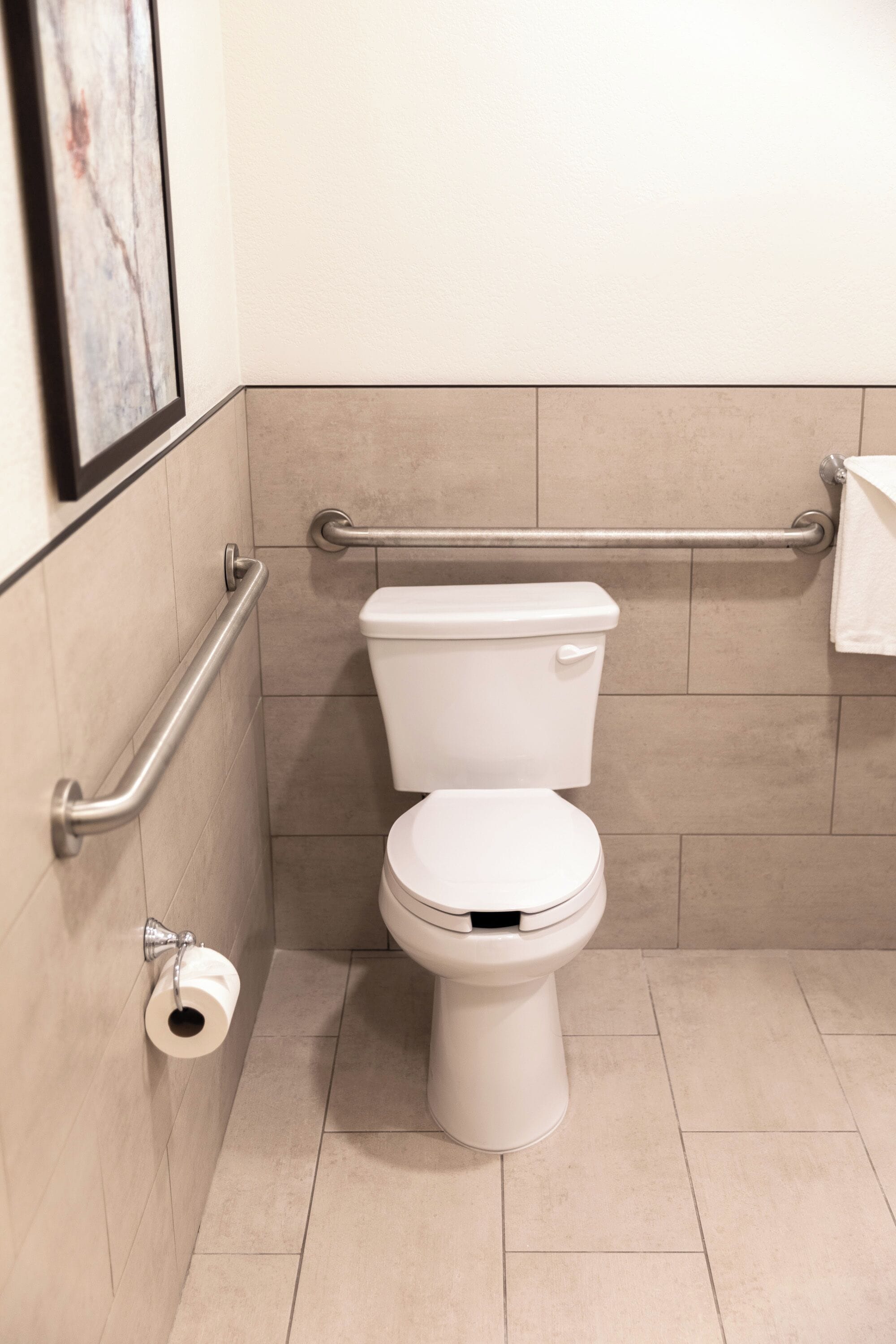 studio (ada king accessible) | bathroom | combined shower/bathtub, free toiletries, hair dryer, towels