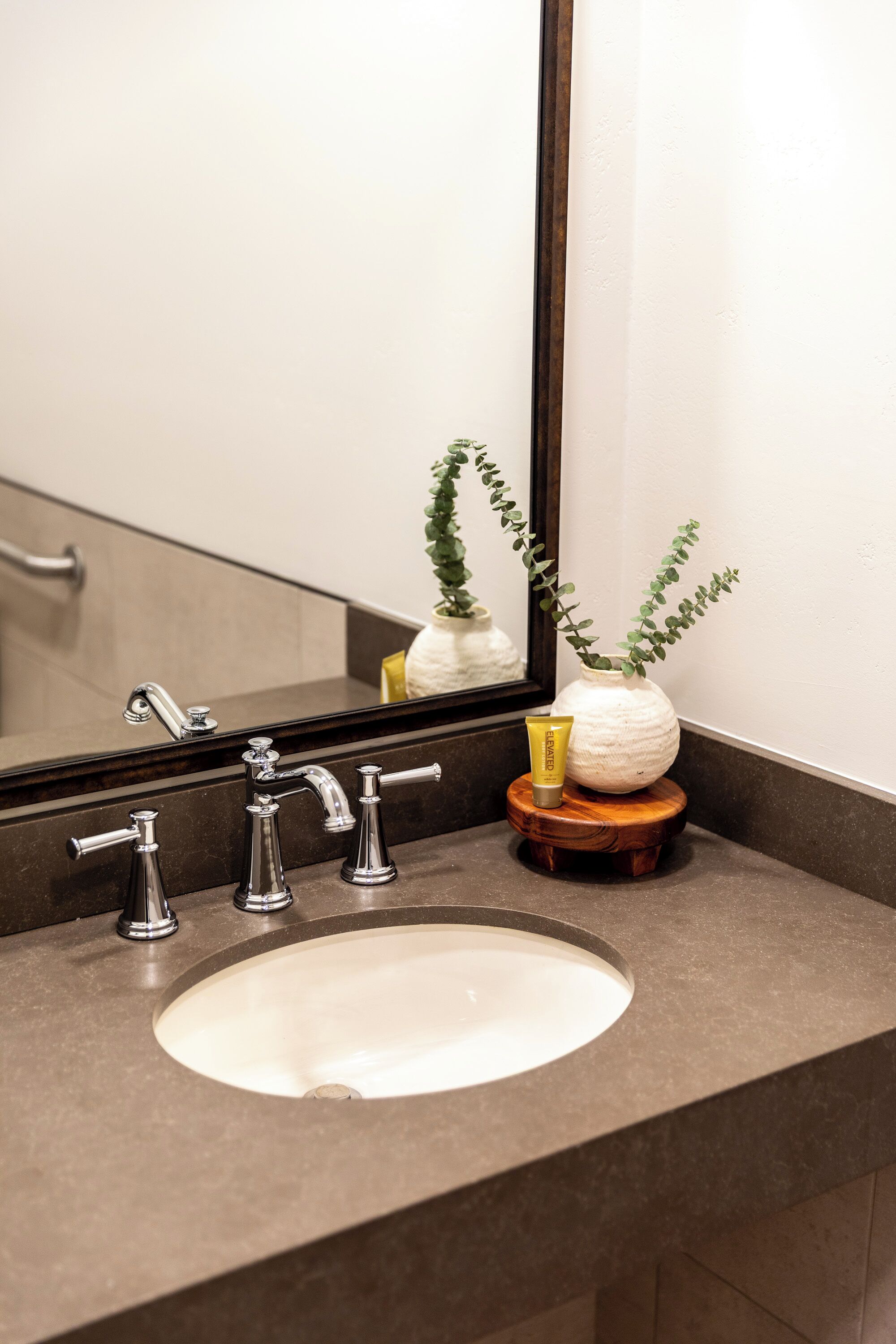 studio (ada king accessible) | bathroom sink