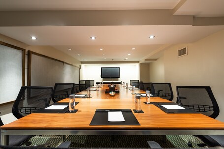 Hotel Felix River North Magnificent Mile - Image 37