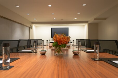 Hotel Felix River North Magnificent Mile - Image 33