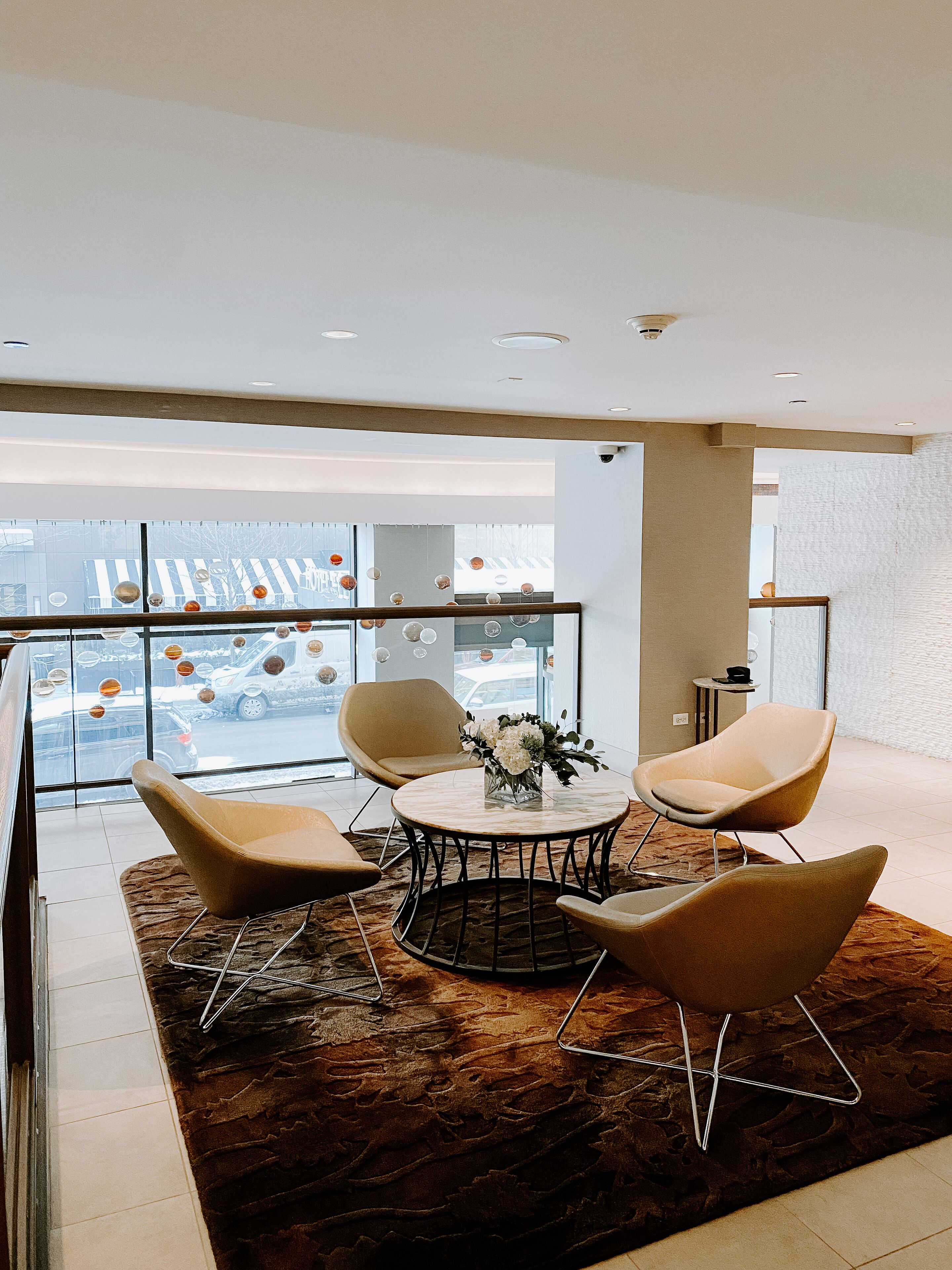 每日供应外卖早餐（每人 USD 9.50）