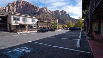 Parcheggio non assistito gratuito