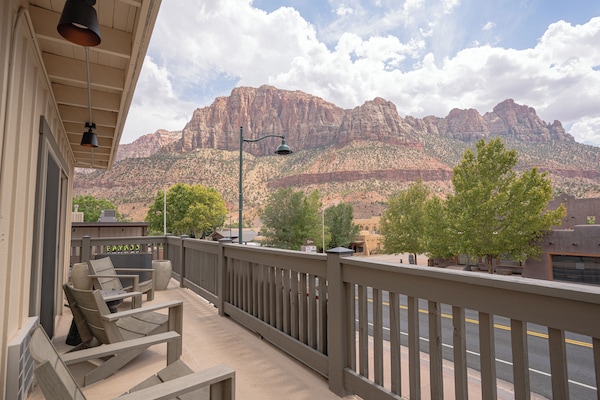 Quarto casal superior, 2 camas Queen, vista para a montanha | Vista para a montanha