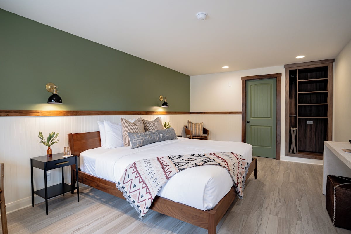 Hypo-allergenic bedding, down duvets, memory-foam beds, free WiFi