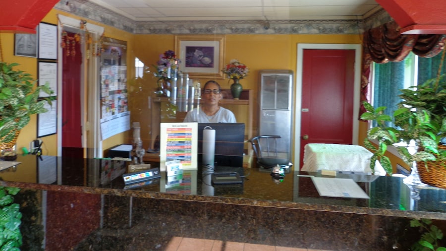 Economy Inn Express Warren