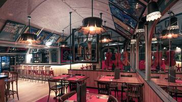 Bar (in der Unterkunft)