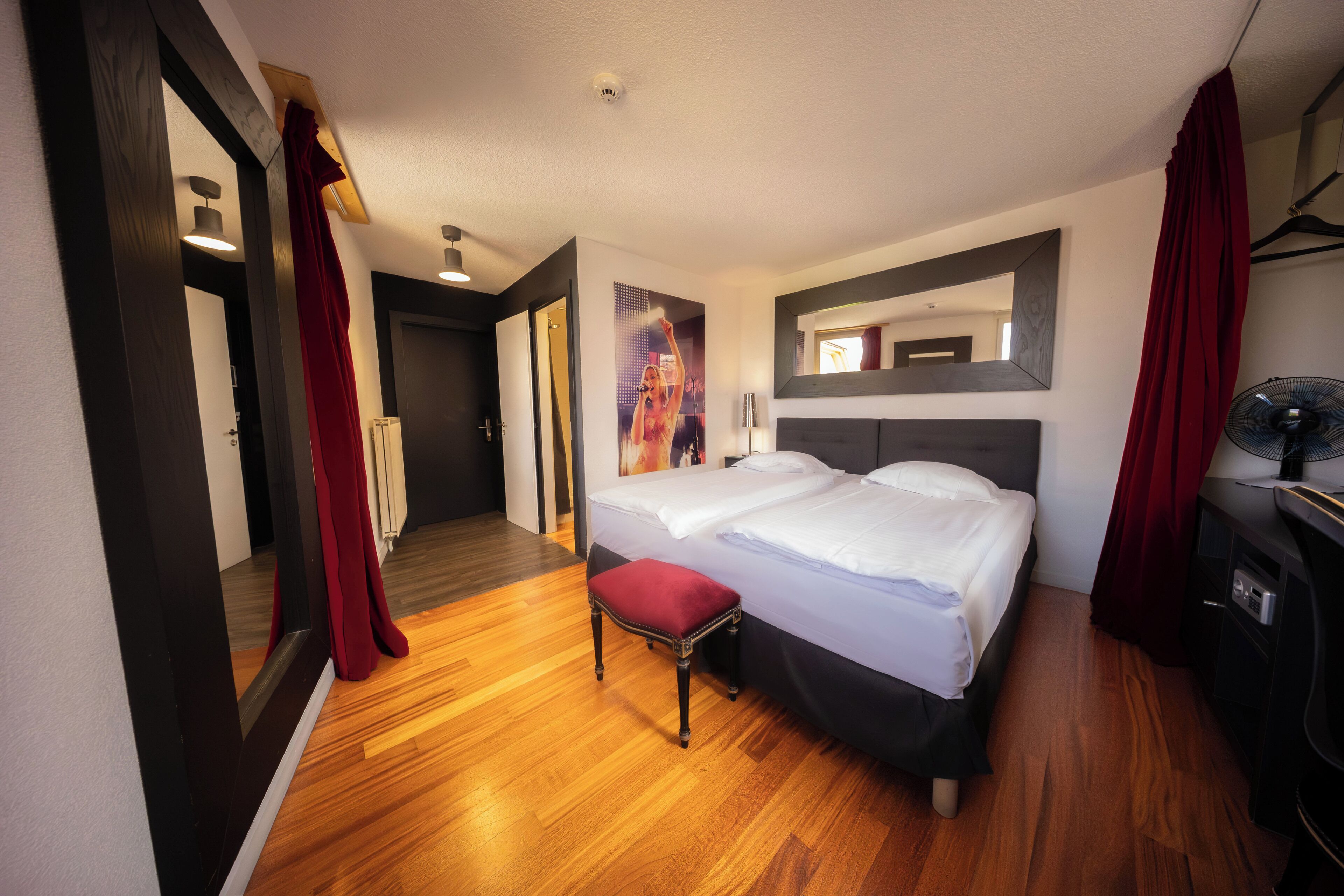 Chambre Supérieure | Literie de qualité supérieure, coffres-forts dans les chambres