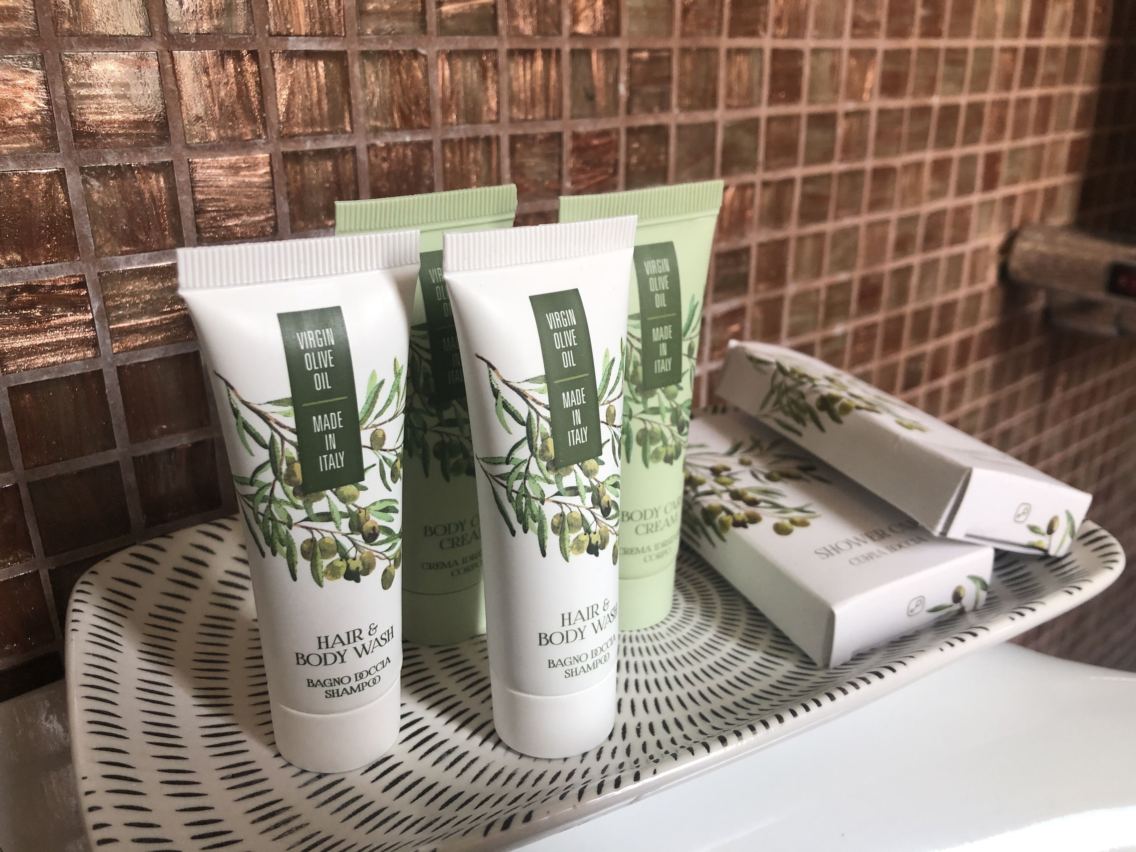 basic single room | minibar, in-room safe, desk, free wifi