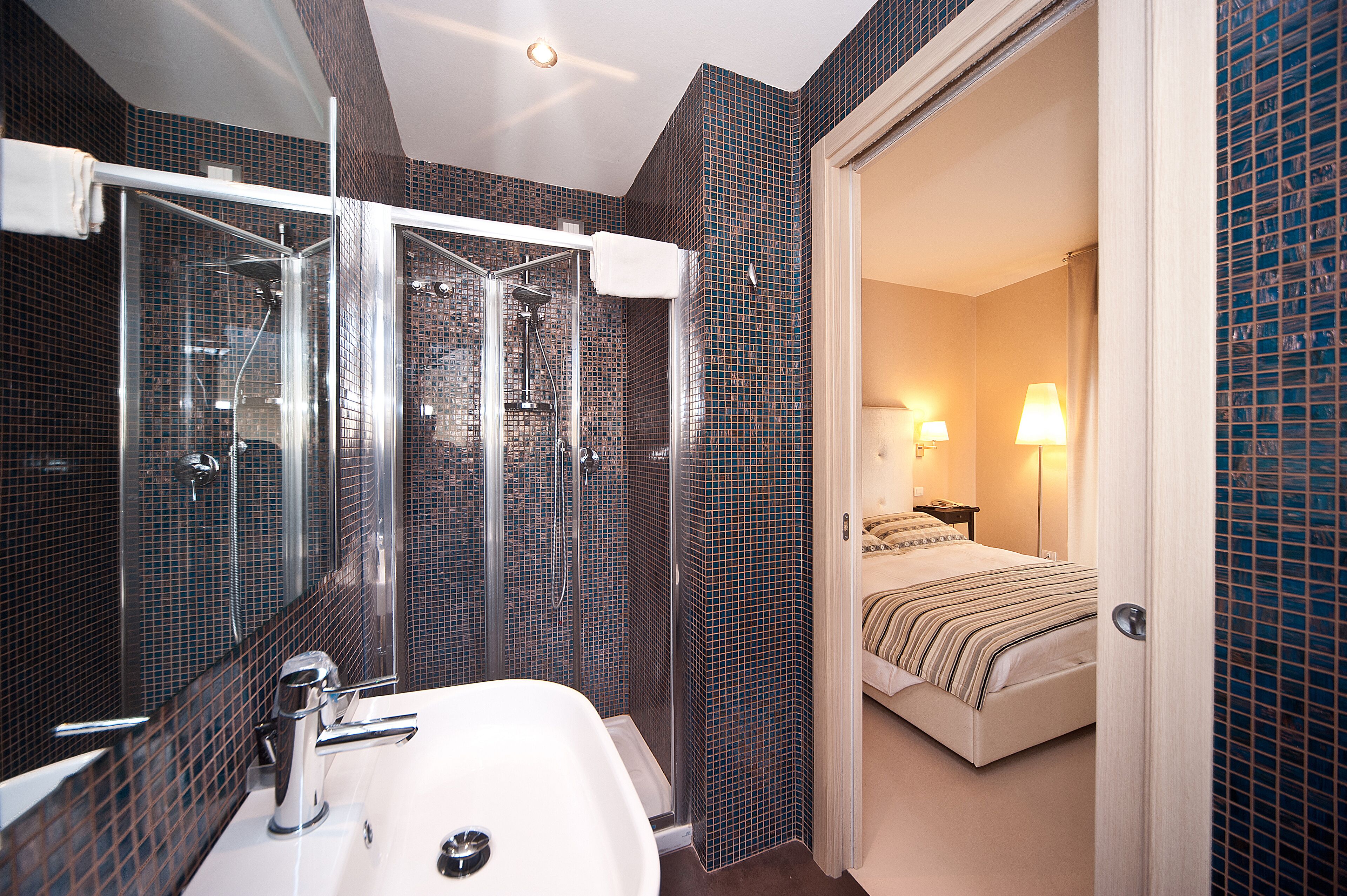 basic double room, balcony | bathroom | shower, free toiletries, hair dryer, bidet