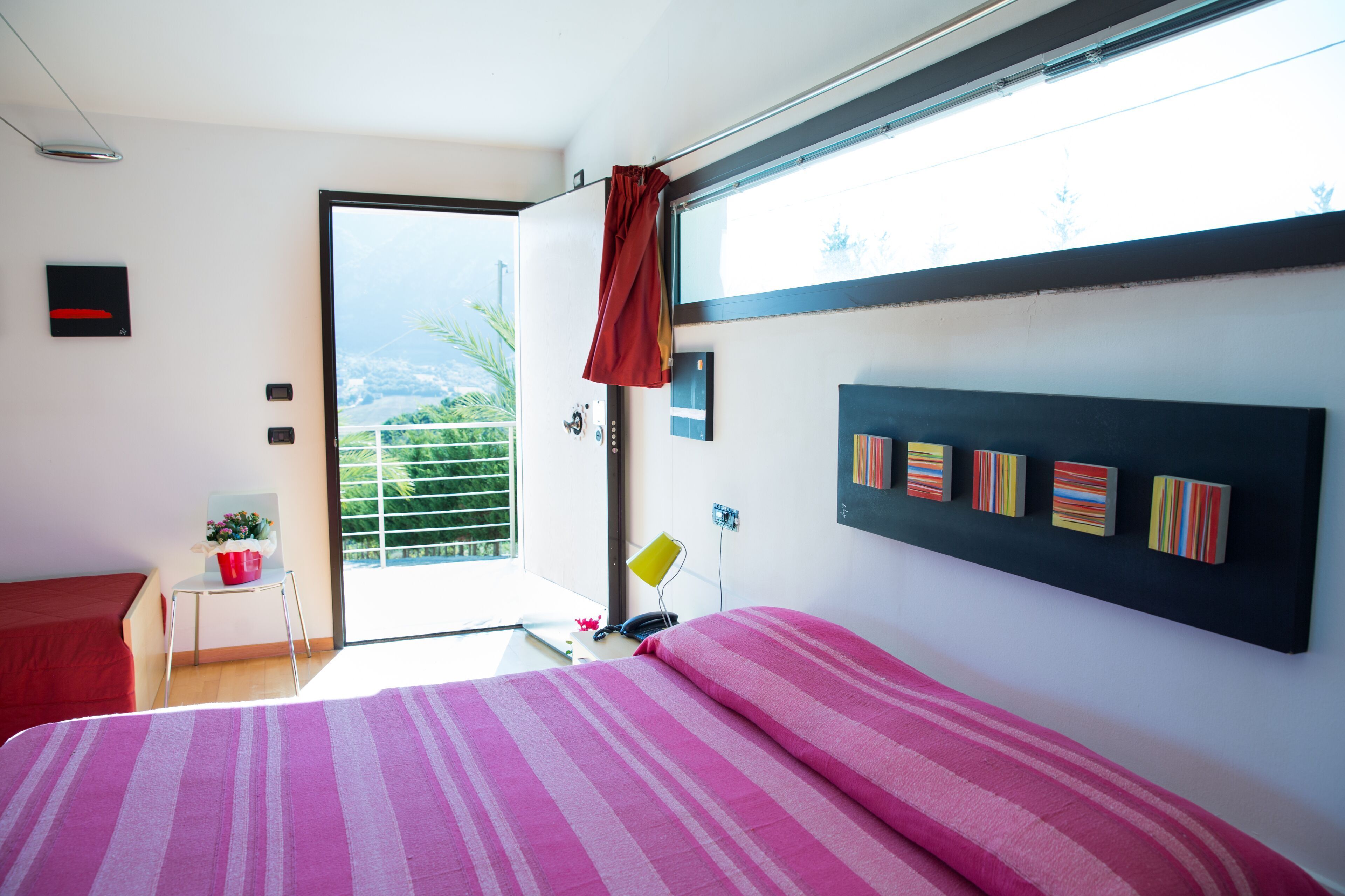 Cortines opaques, wifi gratuïta i roba de llit 