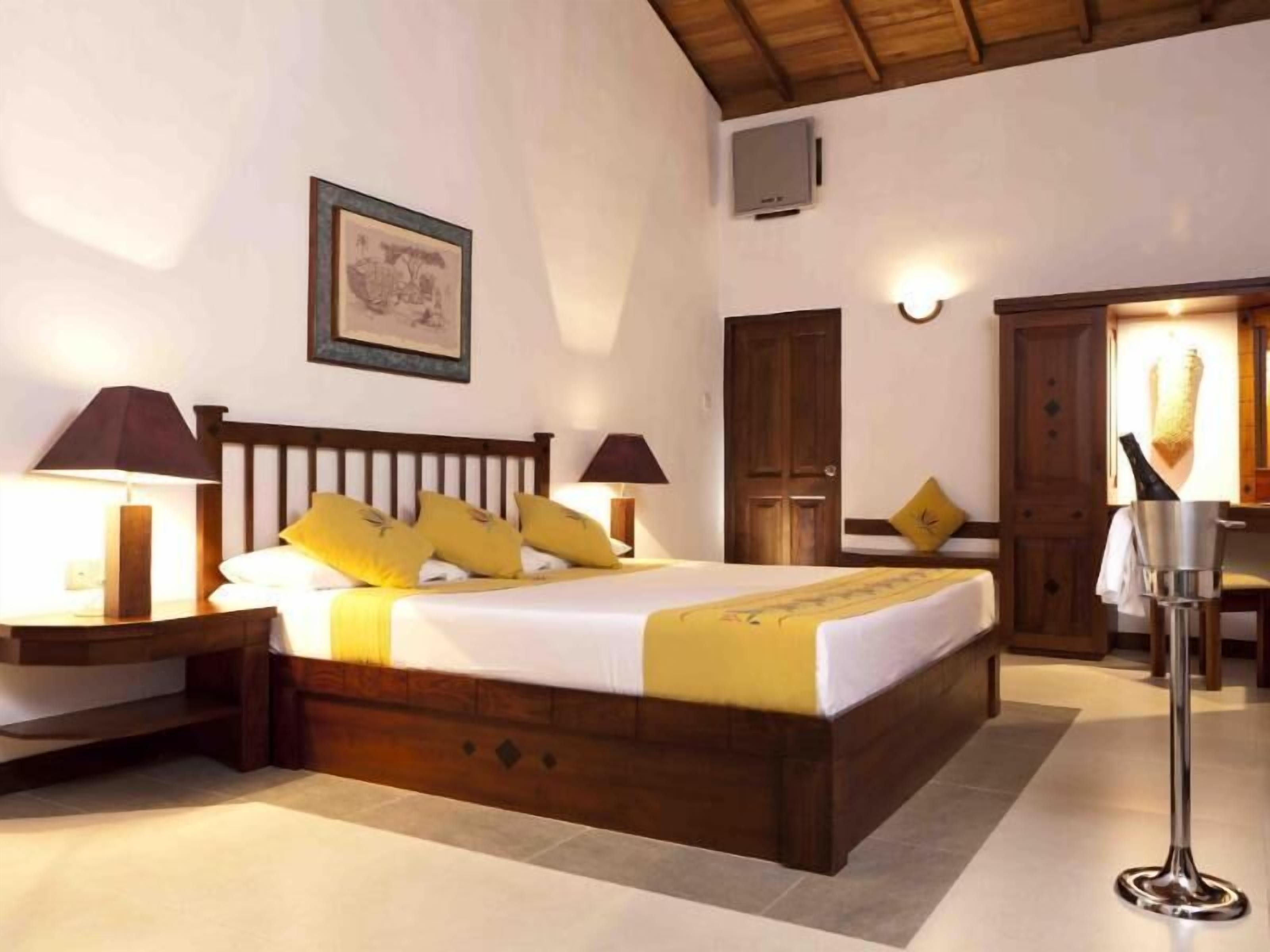 Ropa de cama de alta calidad y minibar 