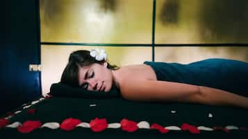 Couples treatment room(s), body treatments, facials
