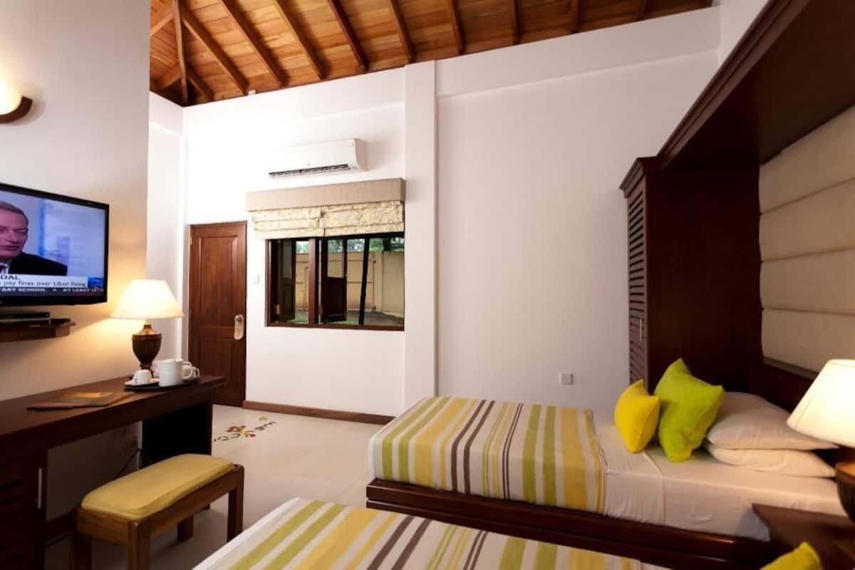 Ropa de cama de alta calidad y minibar