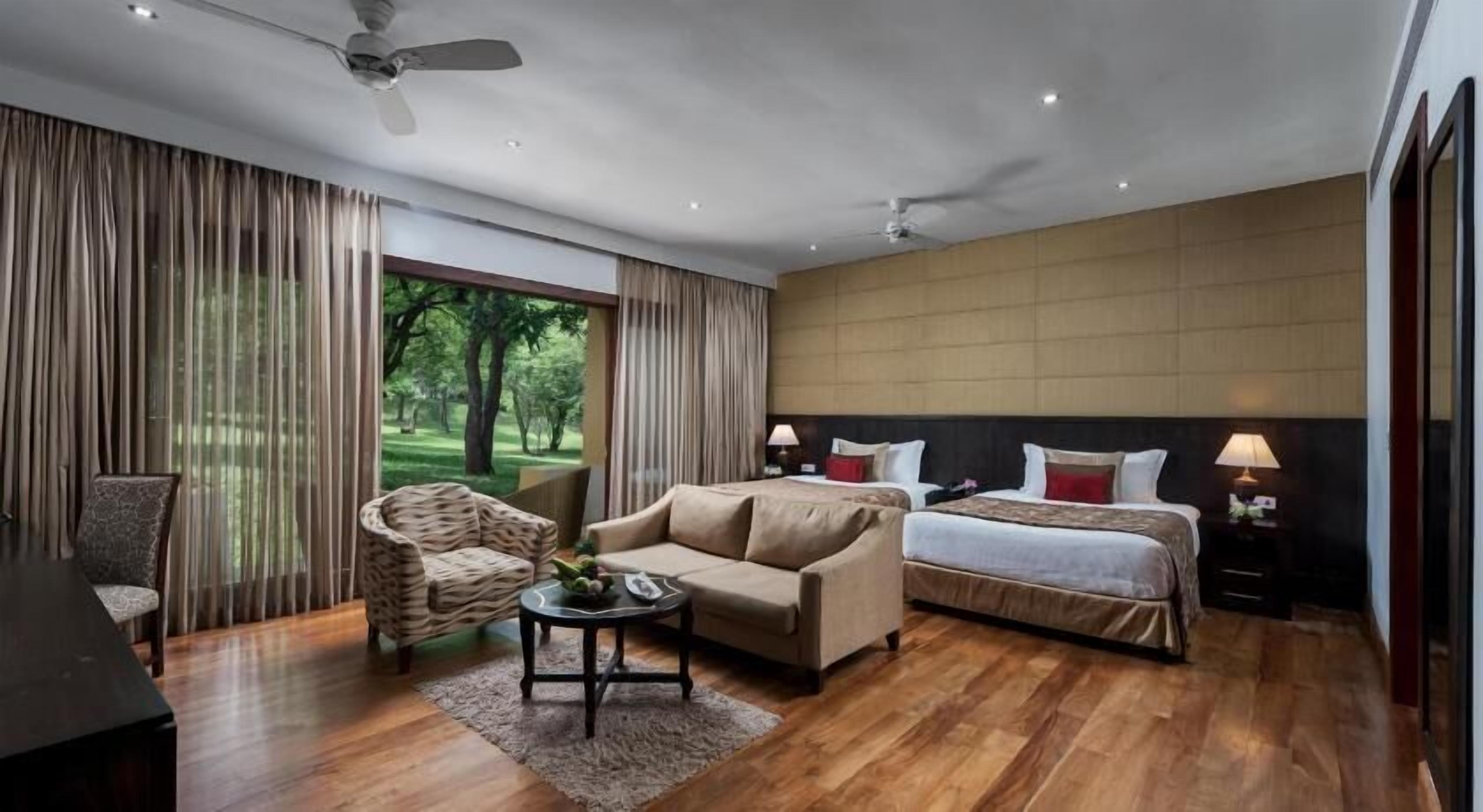 Ropa de cama de alta calidad y minibar 