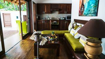 Deluxe Suite (With Plunge pool) | Premium bedding, minibar, in-room safe, desk