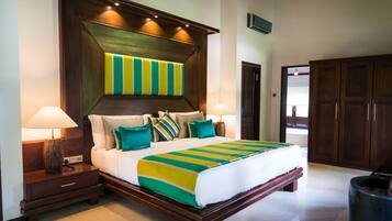Deluxe Suite (With Plunge pool) | Premium bedding, minibar, in-room safe, desk