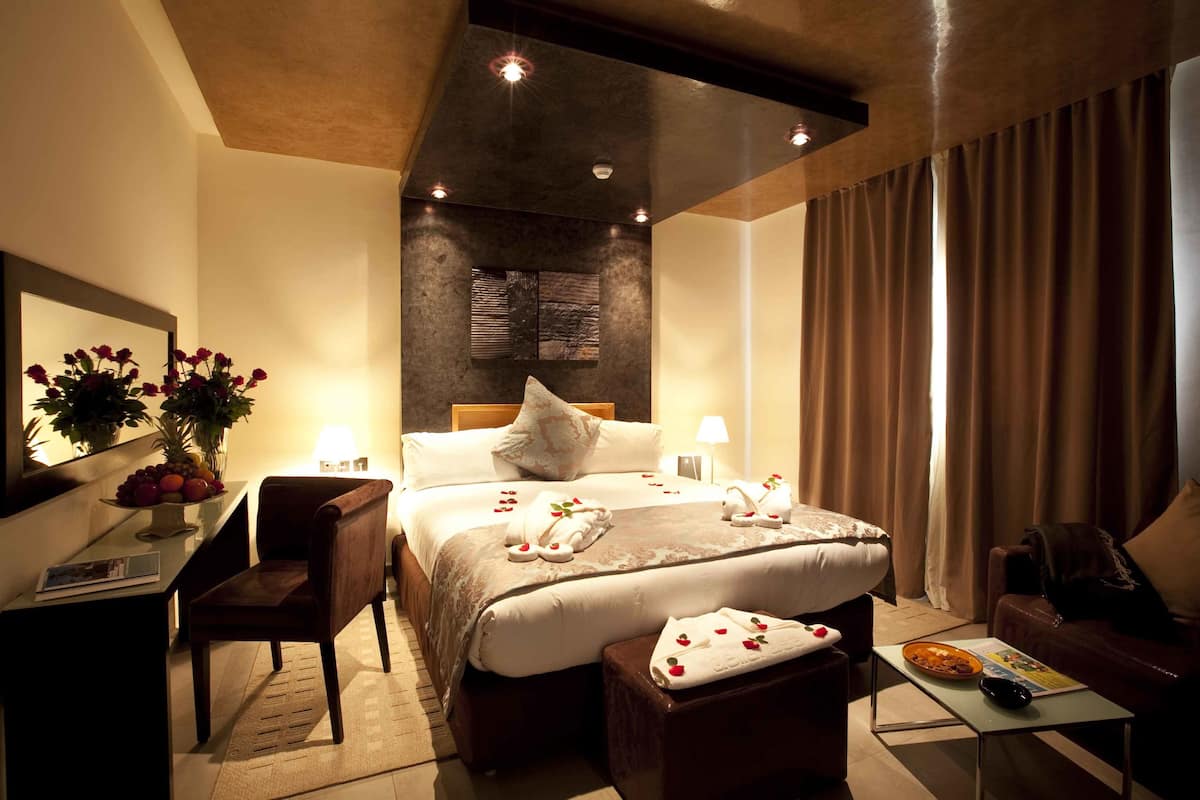 Luxe beddengoed, Select Comfort-bedden, een minibar