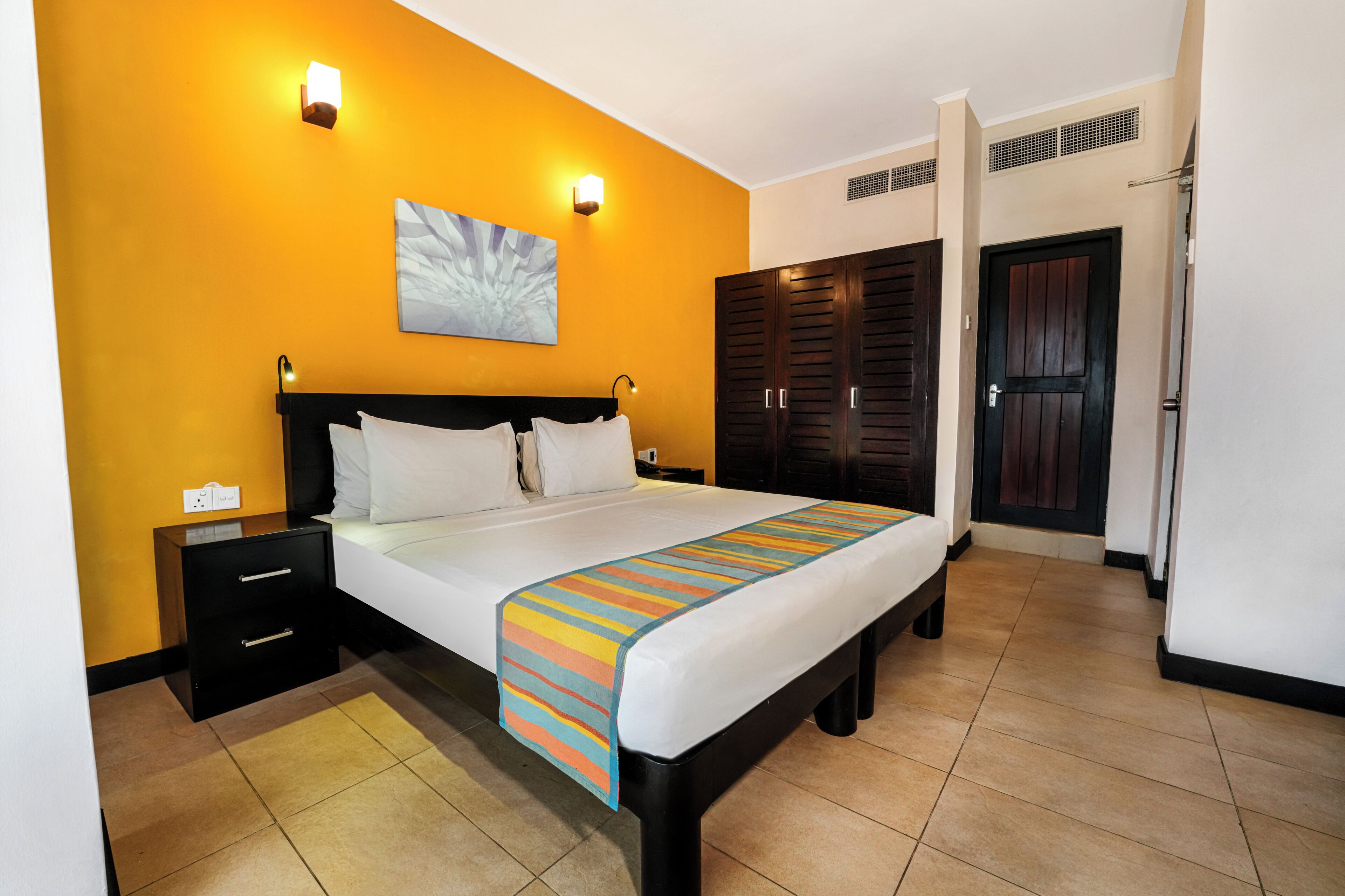 Superior Room, Partial Sea View | Memory foam beds, in-room safe, desk, WiFi (free)