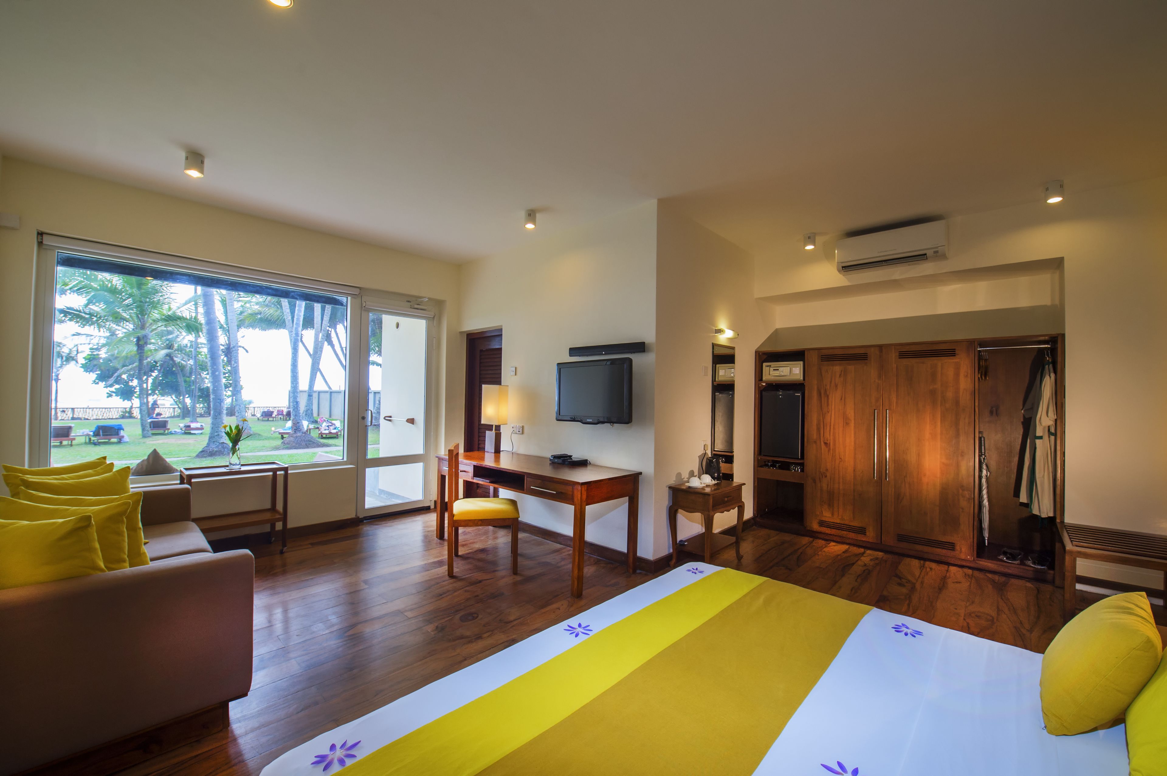 minibar, in-room safe, individually furnished, desk